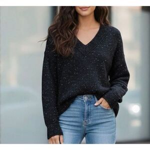 Evereve V-neck Sweater Pullover Small Black Spotted Preppy
